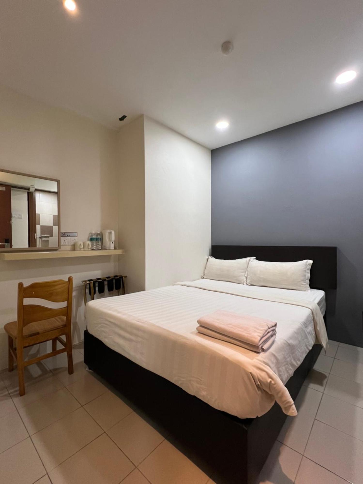 Miju Hotel Kota Damasara Near Strand Mall Petaling Jaya Exterior photo